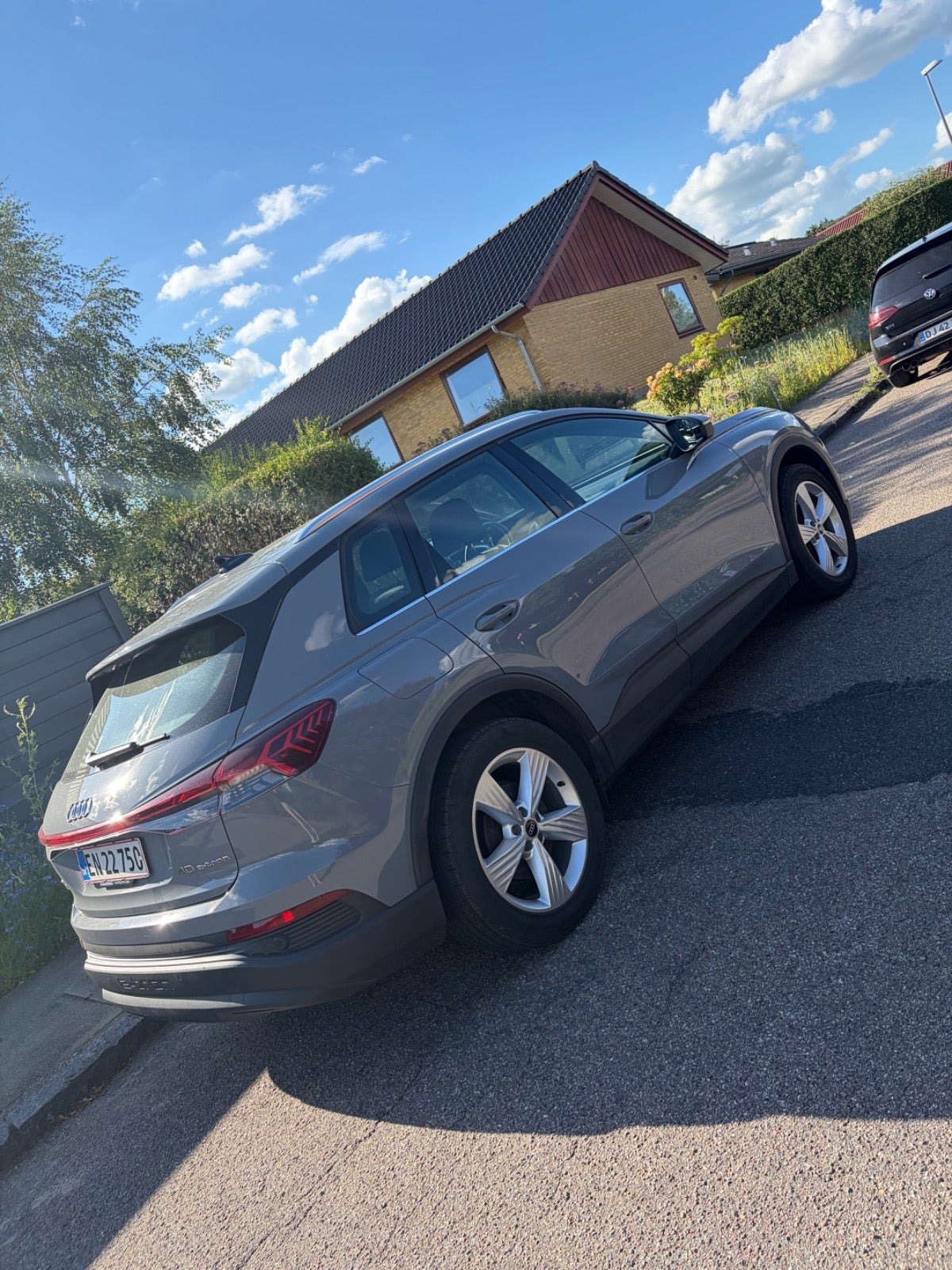 Grå Audi Q4 e-tron fra 2021