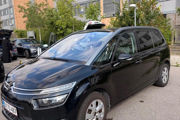 Sort Citroën Grand C4 Picasso fra 2014 set udefra