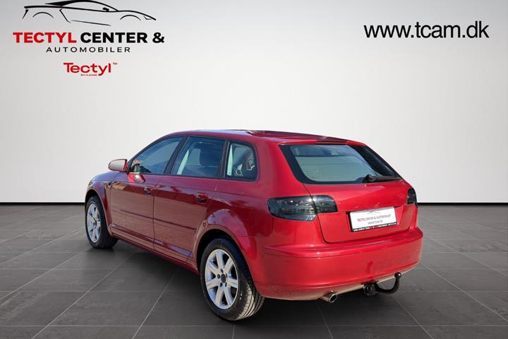 Rød Audi A3 fra 2008