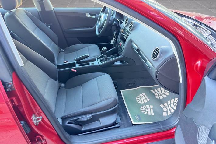 Rød Audi A3 fra 2008