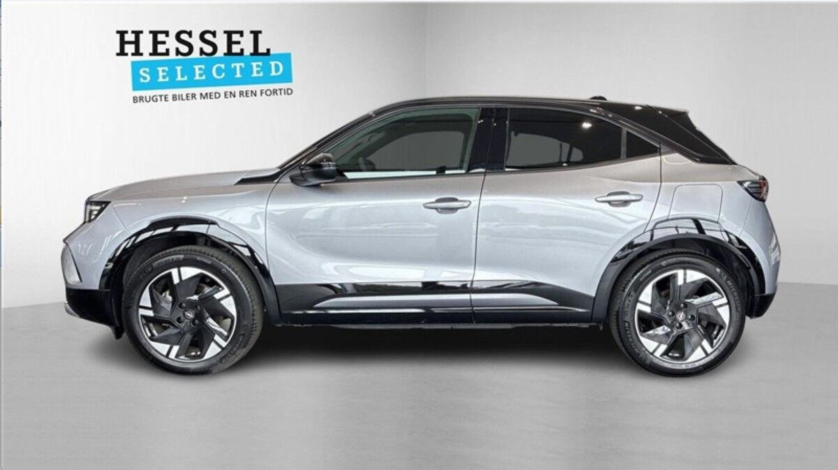 Sølv Opel Mokka-e fra 2025
