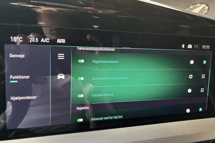Sølv Opel Mokka-e fra 2025