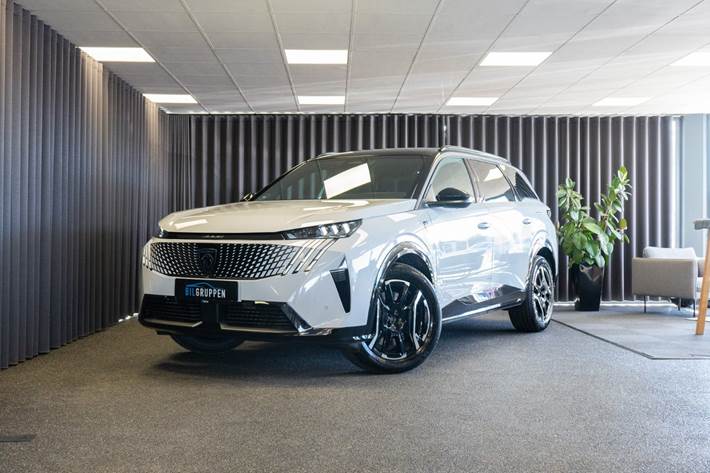 Hvid Peugeot e-5008 fra 2026