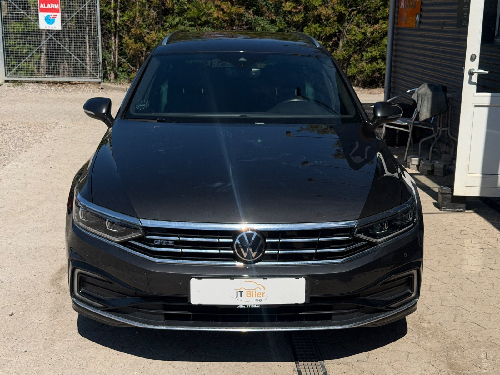 Grå VW Passat fra 2020