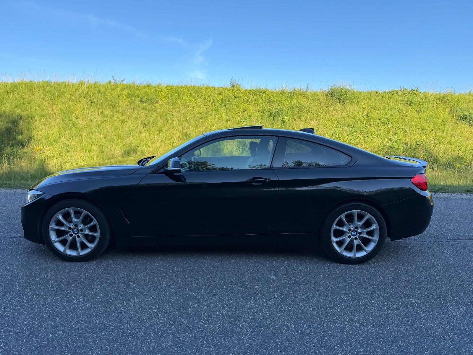 Sort BMW 420d fra 2015