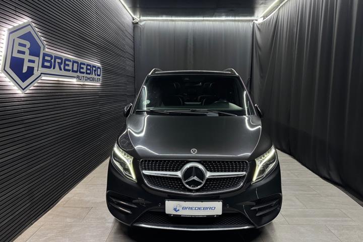 Grå Mercedes V300 d fra 2019