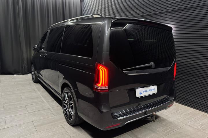Grå Mercedes V300 d fra 2019
