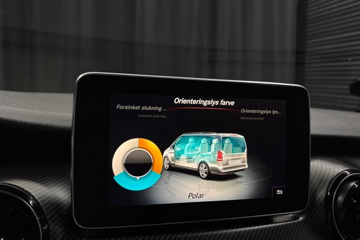 Grå Mercedes V300 d fra 2019