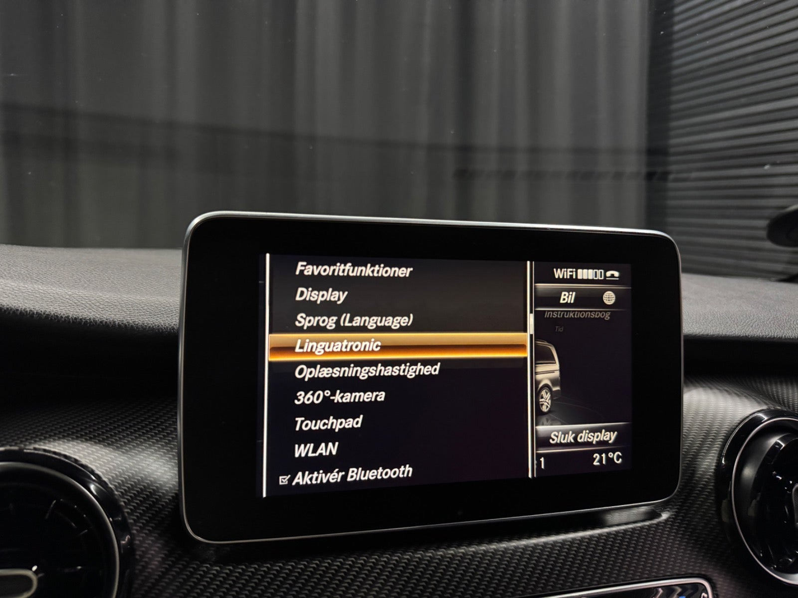 Grå Mercedes V300 d fra 2019