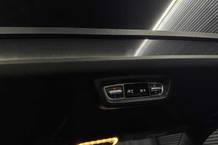 Grå Mercedes V300 d fra 2019