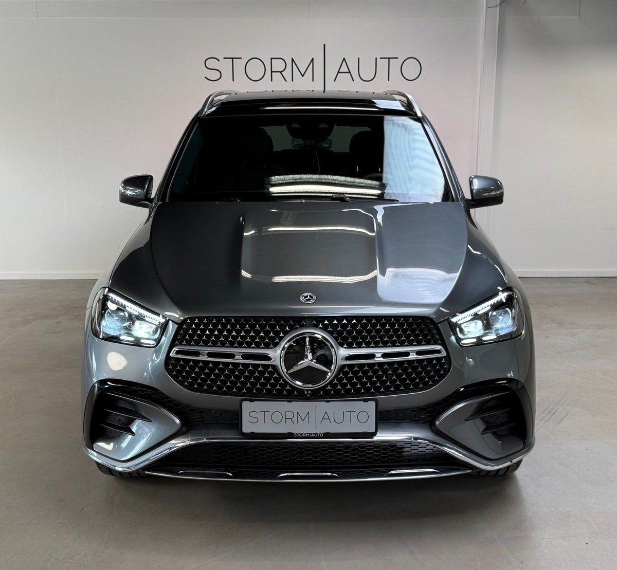 Grå Mercedes GLE350 de fra 2024