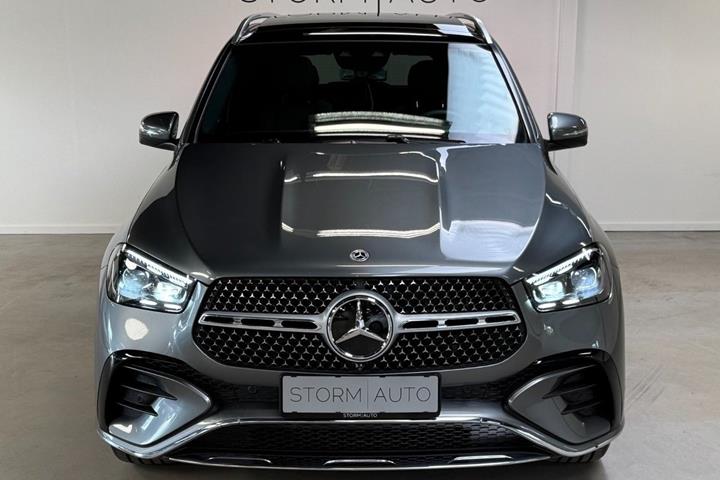 Grå Mercedes GLE350 de fra 2024