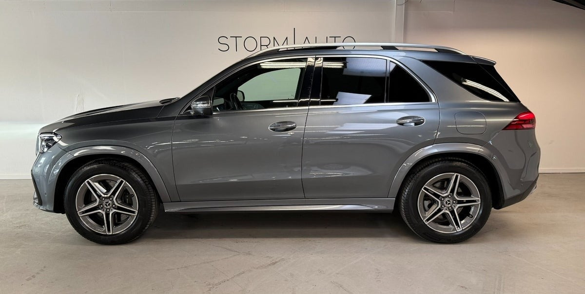 Grå Mercedes GLE350 de fra 2024