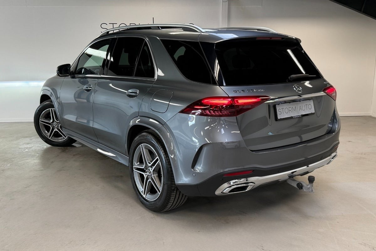 Grå Mercedes GLE350 de fra 2024