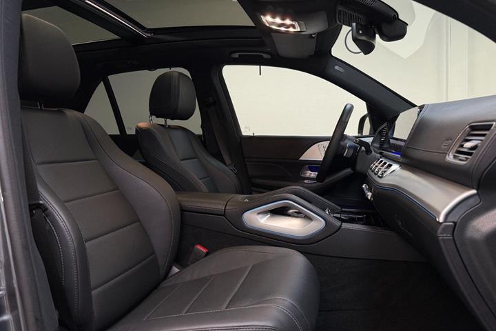 Grå Mercedes GLE350 de fra 2024