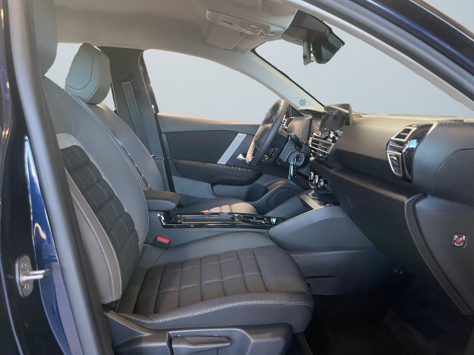 Blå Citroën ë-C4 X fra 2025