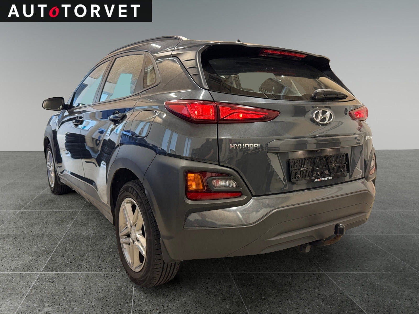 Grå Hyundai Kona fra 2017