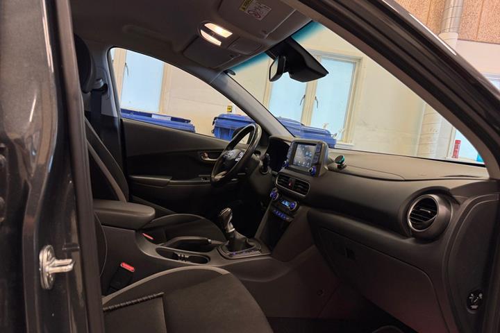 Grå Hyundai Kona fra 2017