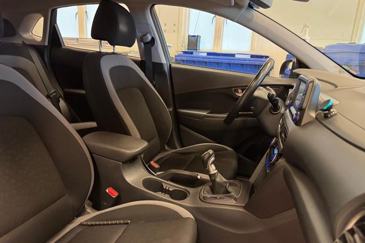Grå Hyundai Kona fra 2017
