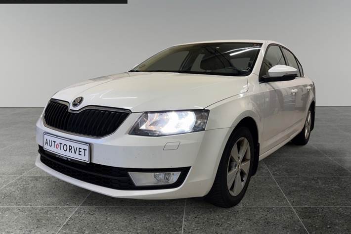 Hvid Skoda Octavia fra 2014