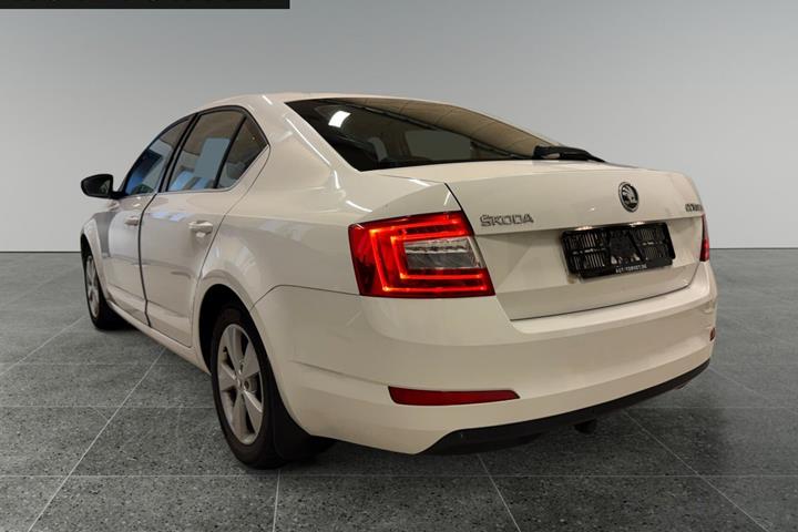 Hvid Skoda Octavia fra 2014