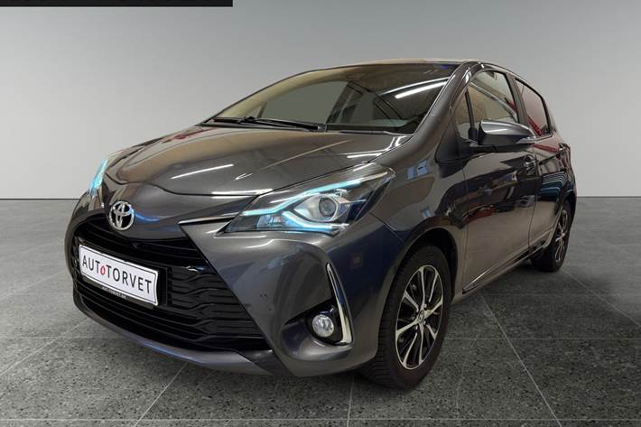 Grå Toyota Yaris fra 2019 set udefra