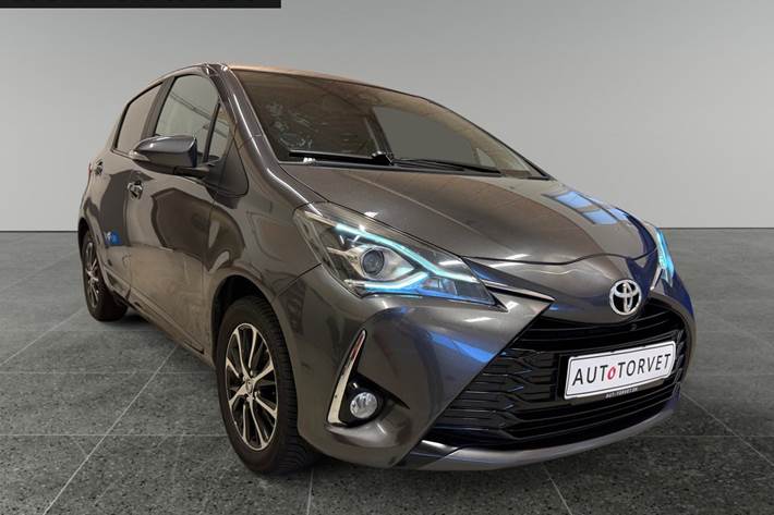 Grå Toyota Yaris fra 2019
