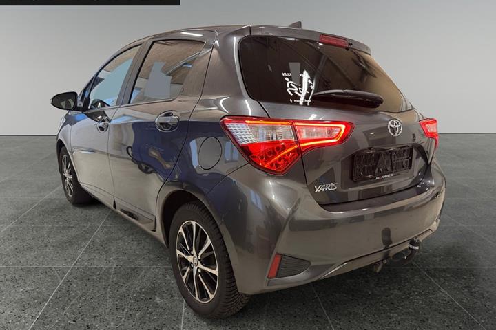 Grå Toyota Yaris fra 2019