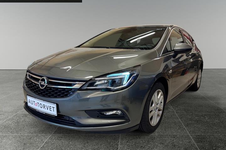 Grå Opel Astra fra 2019 set udefra