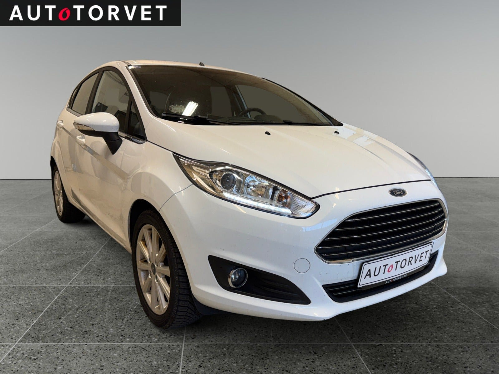 Hvid Ford Fiesta fra 2015