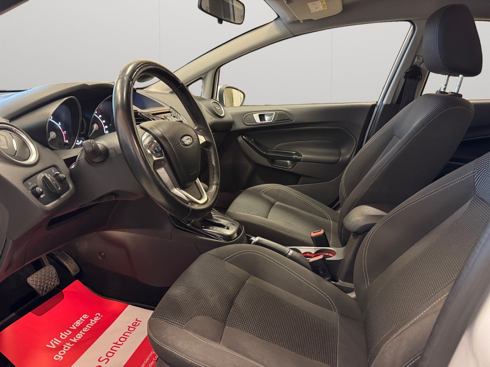 Hvid Ford Fiesta fra 2015