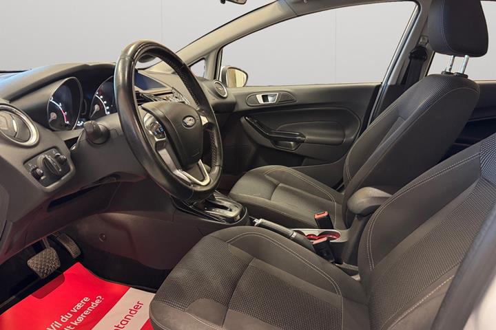 Hvid Ford Fiesta fra 2015