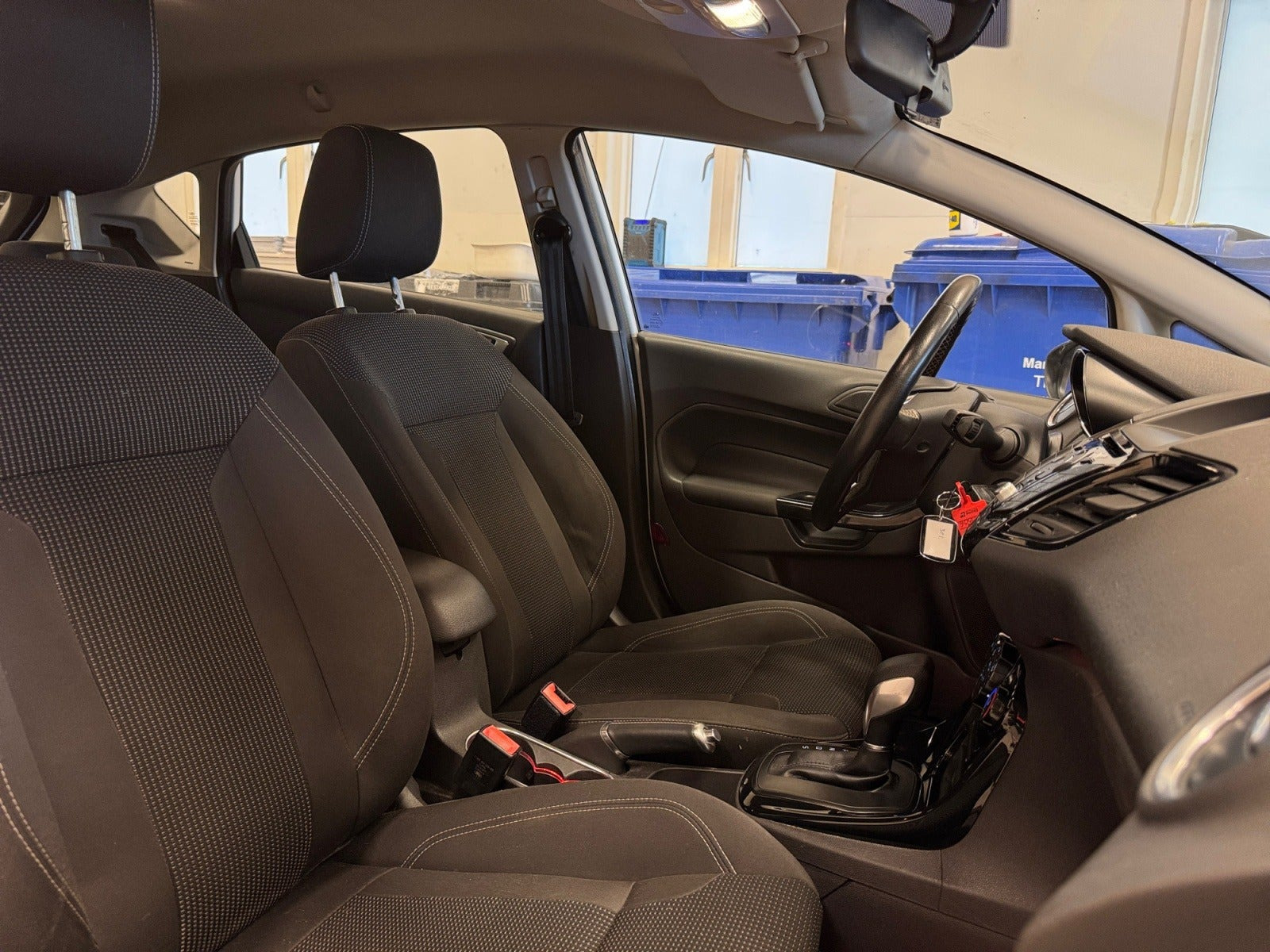 Hvid Ford Fiesta fra 2015