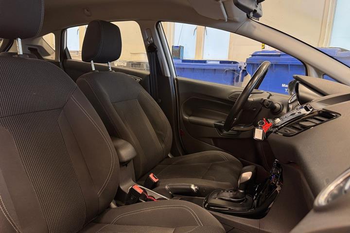 Hvid Ford Fiesta fra 2015