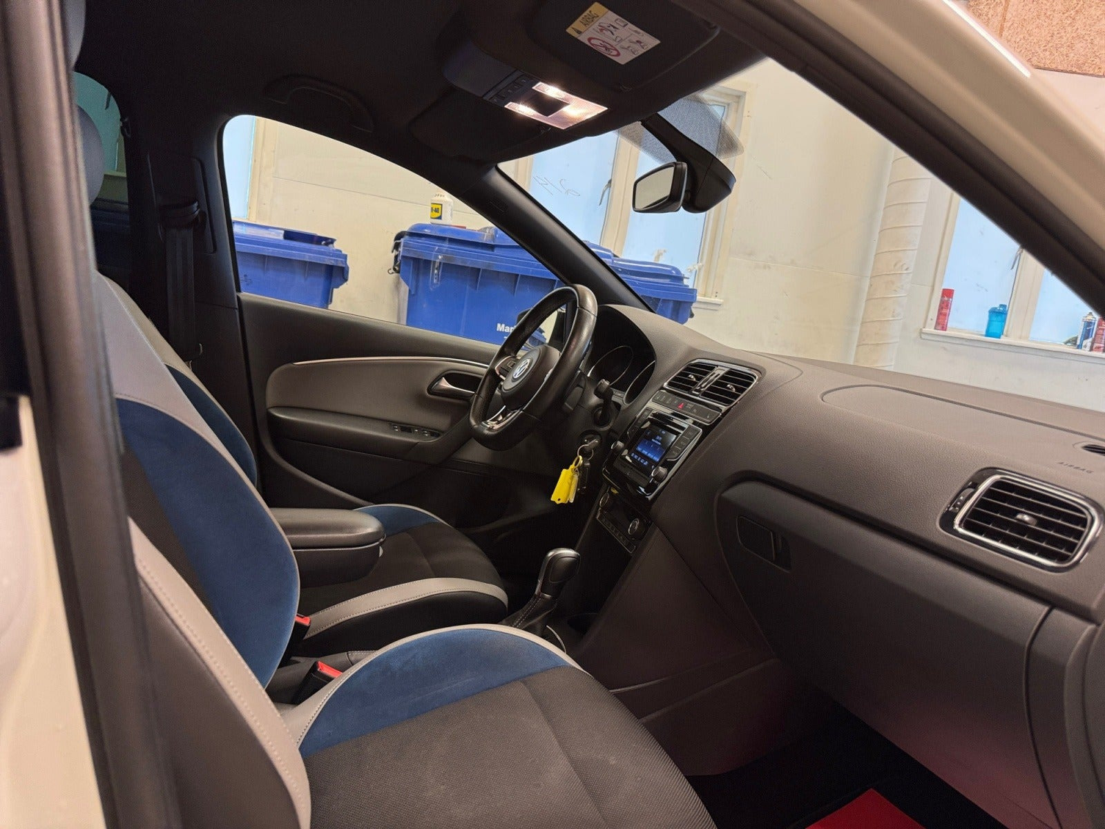 Hvid VW Polo fra 2015