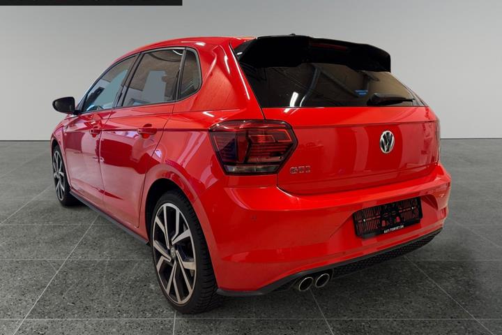 Rød VW Polo fra 2019