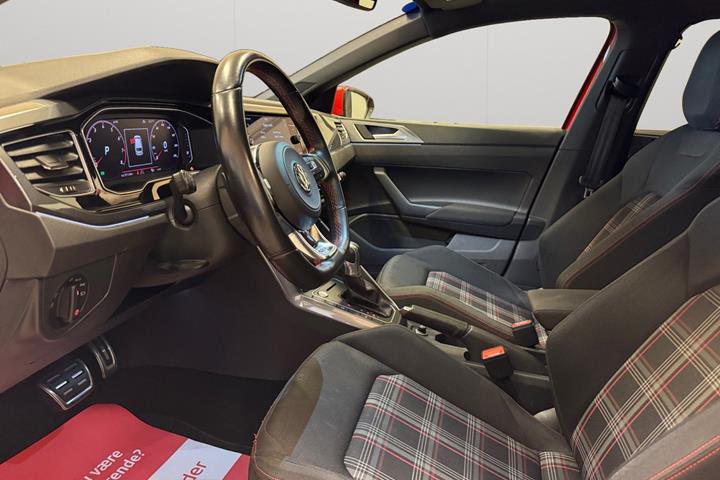 Rød VW Polo fra 2019