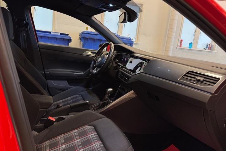 Rød VW Polo fra 2019