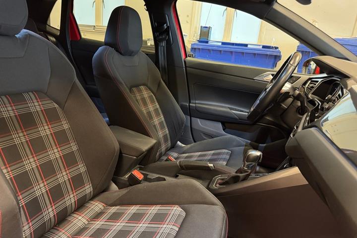 Rød VW Polo fra 2019