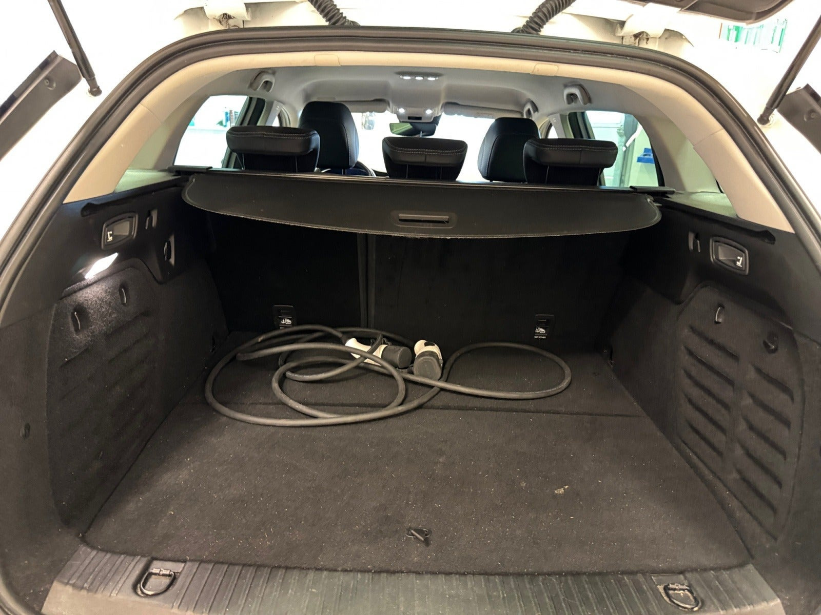 Hvid Renault Megane IV fra 2021