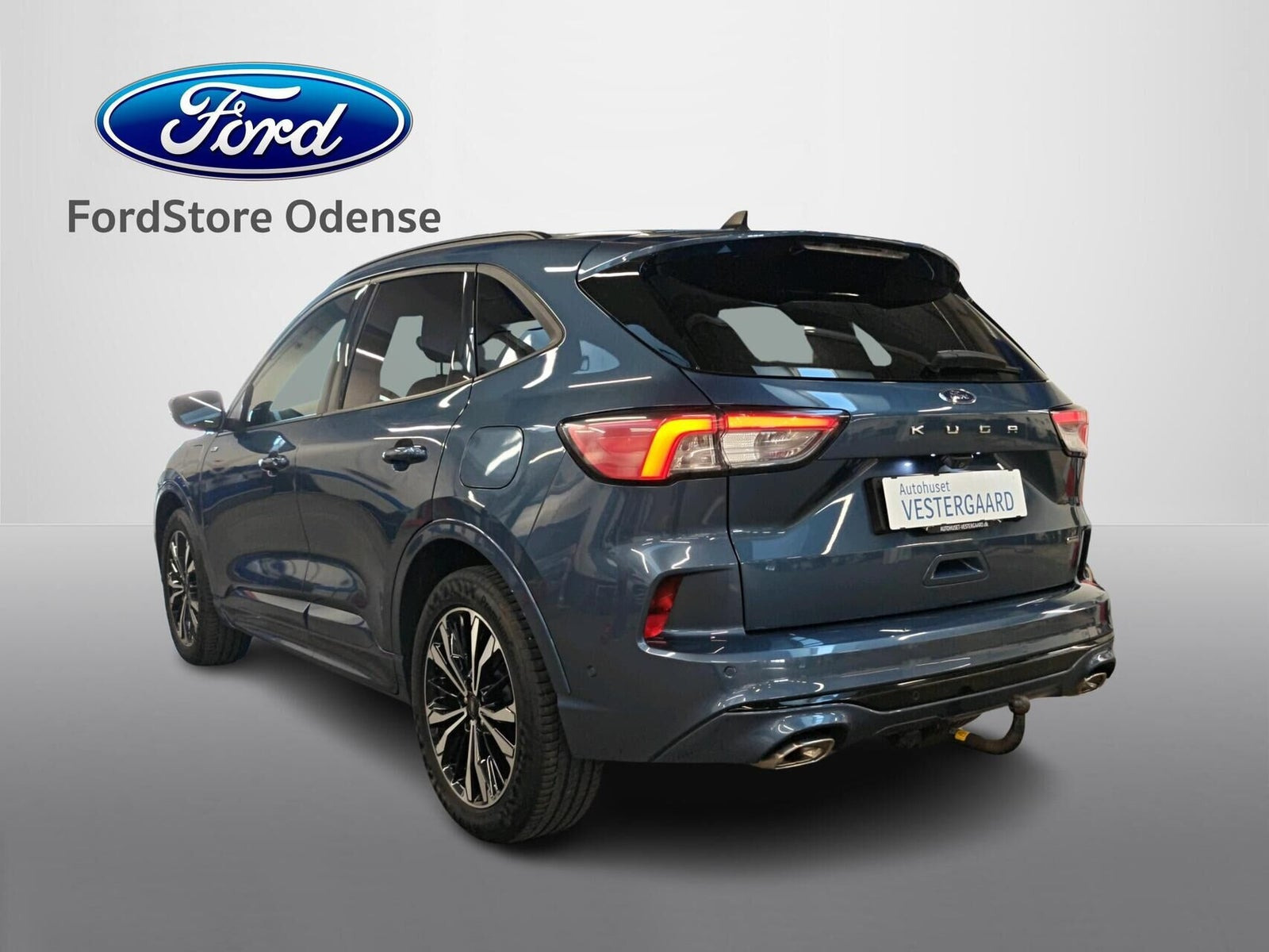 Blå Ford Kuga fra 2020