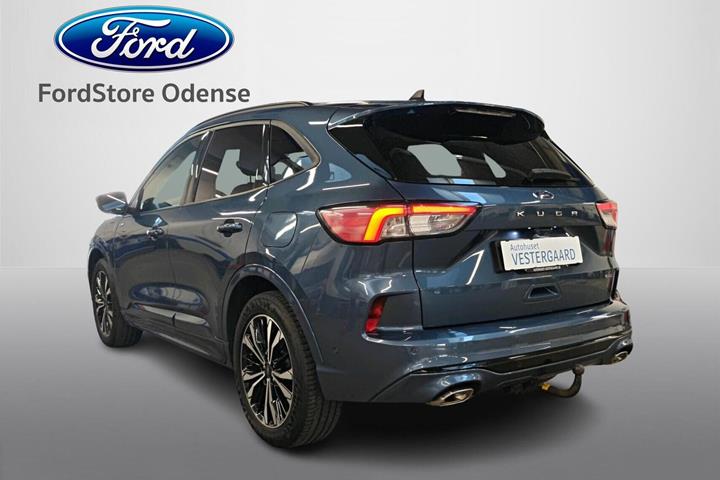 Blå Ford Kuga fra 2020