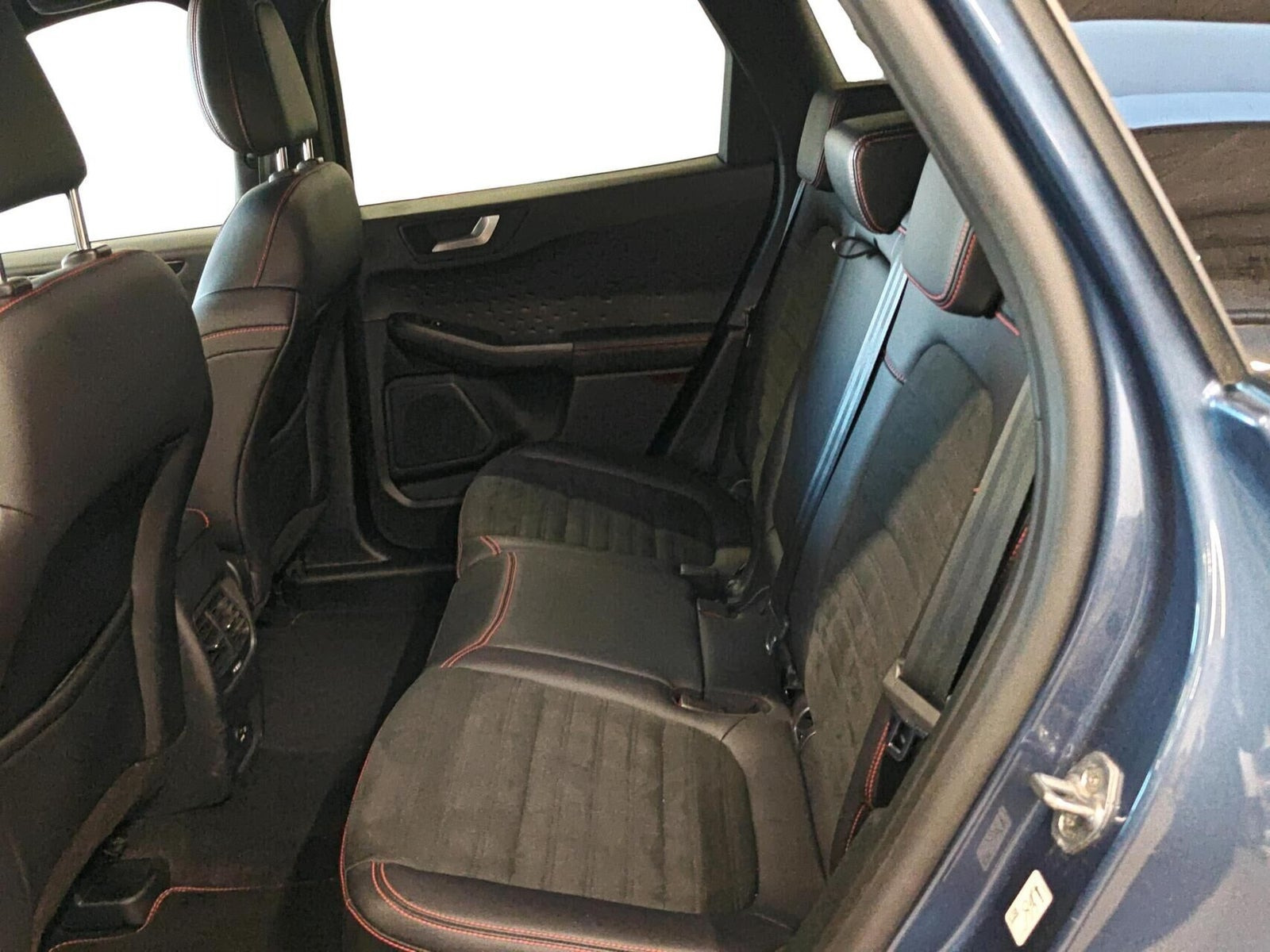 Blå Ford Kuga fra 2020
