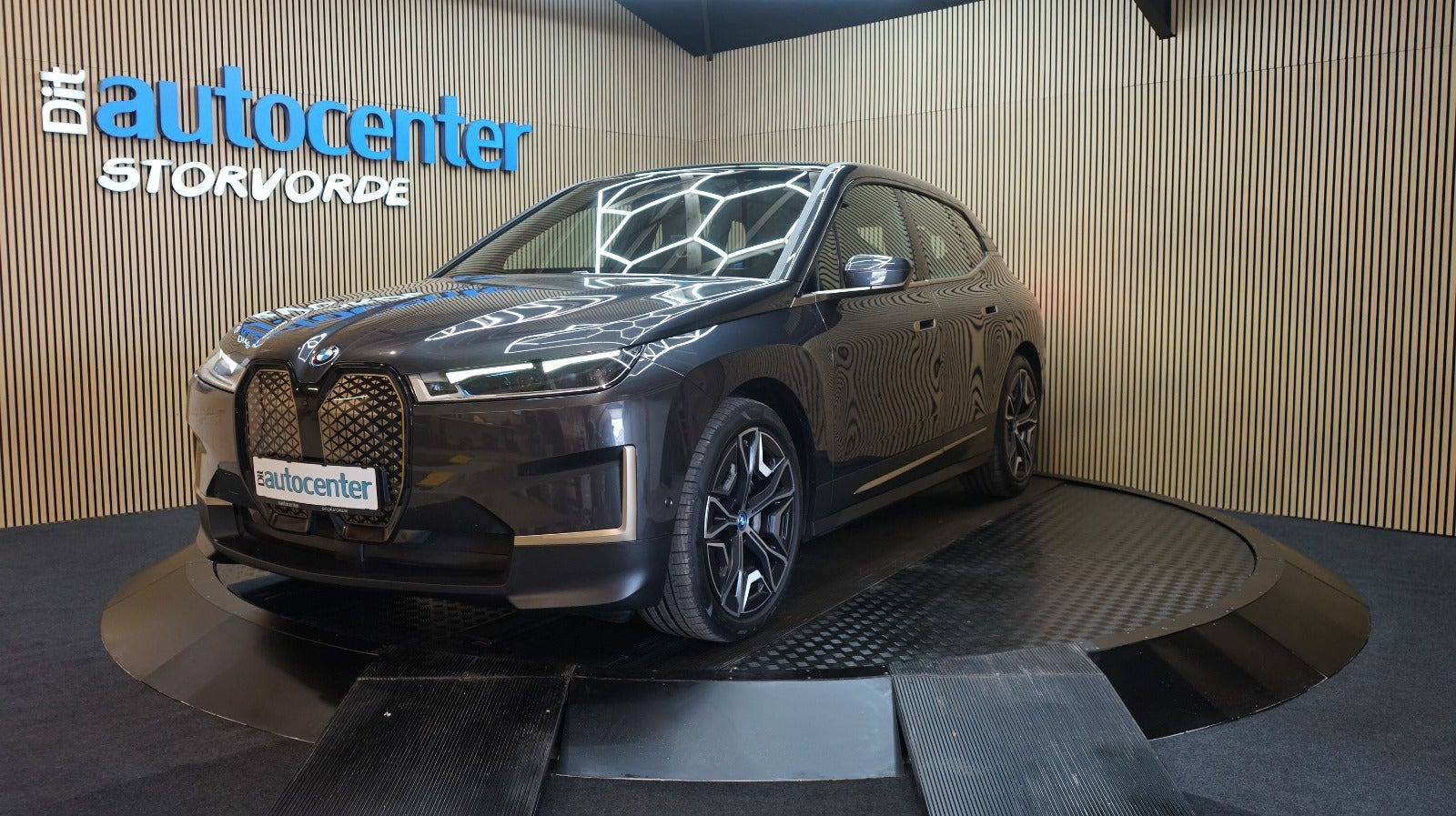 Sort BMW iX fra 2022