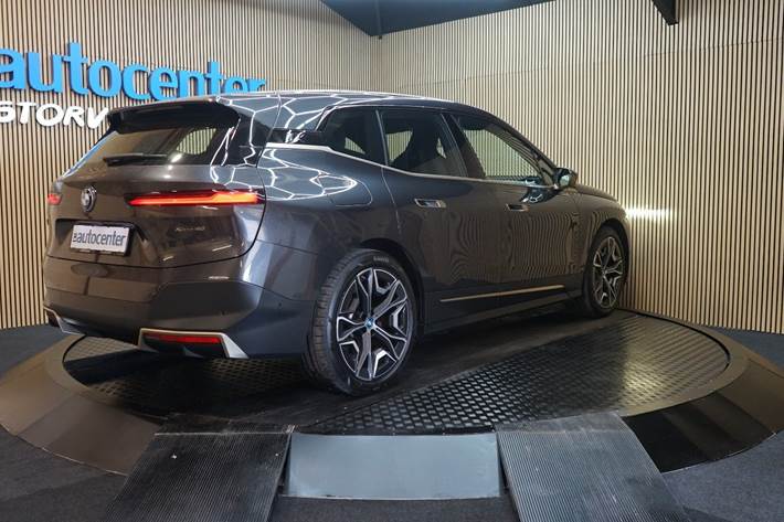 Sort BMW iX fra 2022