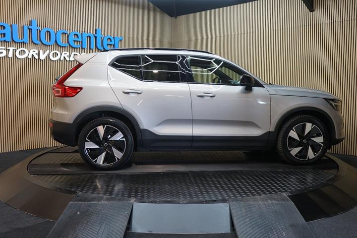 Sølv Volvo XC40 fra 2024