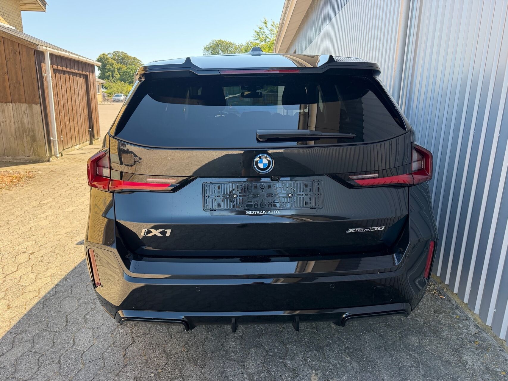 Sort BMW iX1 fra 2025