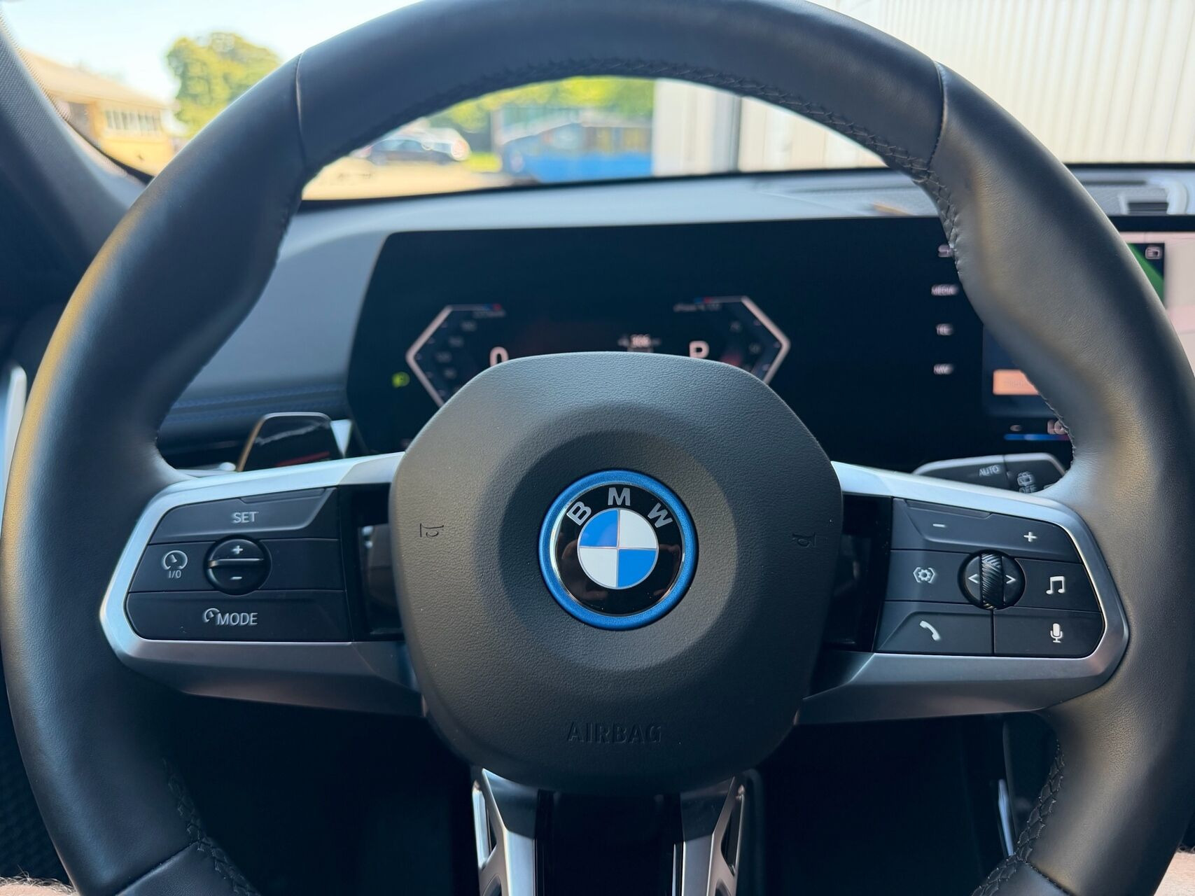 Sort BMW iX1 fra 2025