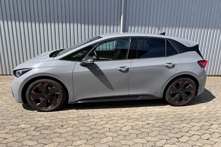 Grå Cupra Born fra 2024
