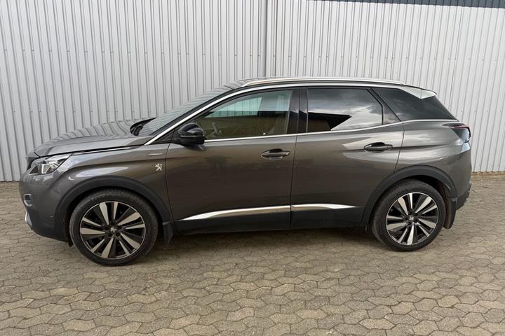 Grå Peugeot 3008 fra 2019
